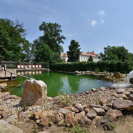 Maxmilian Lifestyle Resort Loučeň المظهر الخارجي الصورة